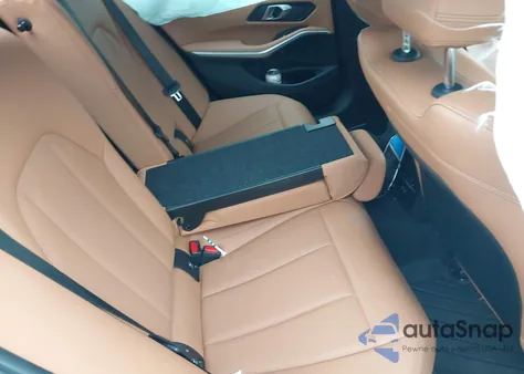 2024 BMW 330I xDrive z USA, uszkodzony, nr VIN 3MW89FF09R8E13523